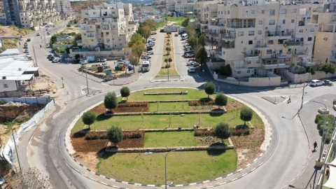 כיכר פוניבז.JPG